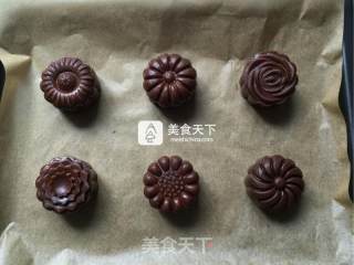 广式巧克力凤梨月饼的做法步骤：24