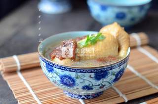 榛蘑鸡腿汤的做法步骤：8