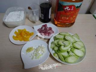 肉片炒丝瓜的做法步骤：2