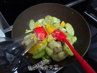 肉片炒丝瓜的做法步骤：9