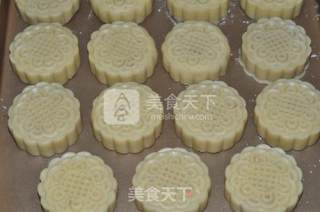 玫瑰果仁双酥月饼的做法步骤：17
