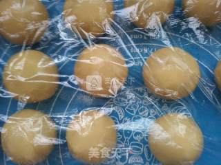 各种陷料的广式月饼的做法步骤：13