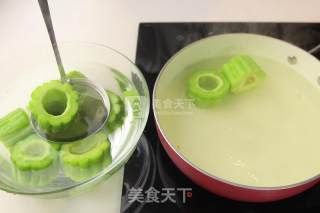 猪肉酿苦瓜的做法步骤：5