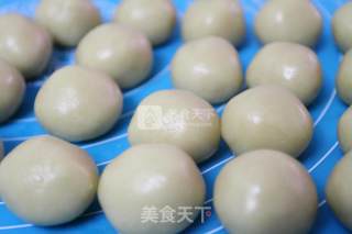 广式蛋黄月饼的做法步骤：7