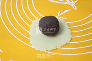 广式蛋黄月饼的做法步骤：9