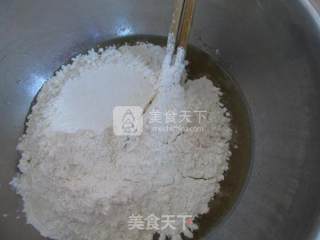 玫瑰枣泥月饼的做法步骤：11