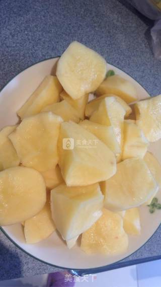 鸡胗炖土豆的做法步骤：2