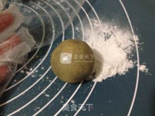 豆沙蛋黄广月的做法步骤：12