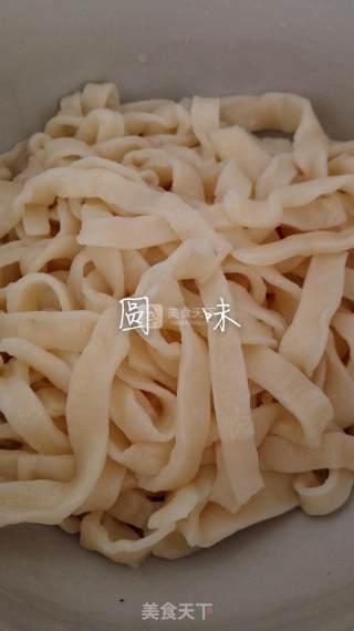 清汤面的做法步骤：1