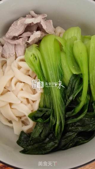 清汤面的做法步骤：3