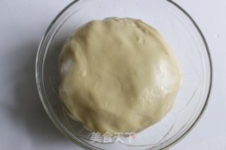 广式咸五仁月饼的做法步骤：4