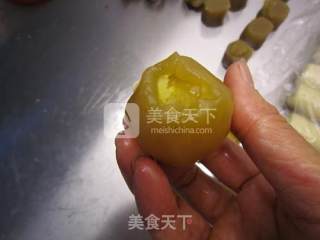 莲蓉馅蛋黄酥的做法步骤：9