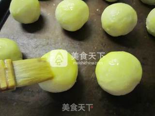 莲蓉馅蛋黄酥的做法步骤：23