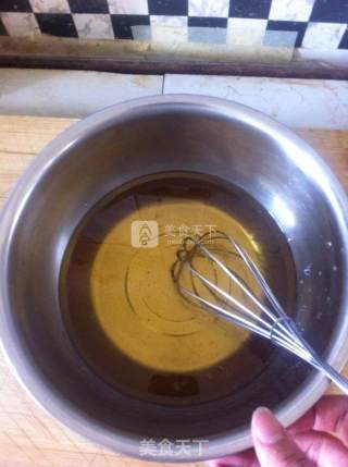 花生芝麻馅月饼的做法步骤：1