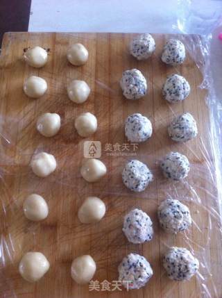 花生芝麻馅月饼的做法步骤：6