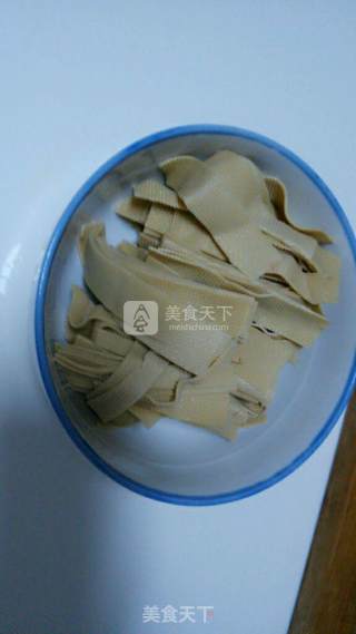 香辣豆皮的做法步骤：1