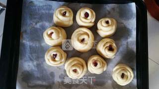 蔓越莓玫瑰花面包的做法步骤：6