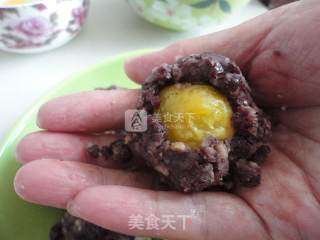 豆沙蛋黄酥的做法步骤：6