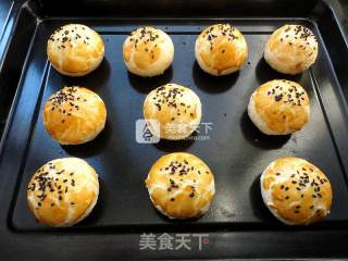 豆沙蛋黄酥的做法步骤：23