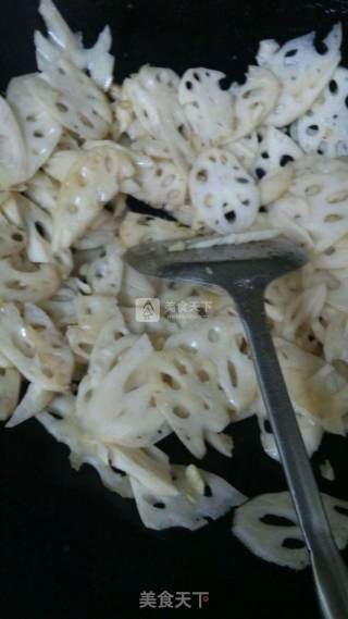 莲藕爆炒肉片的做法步骤：7