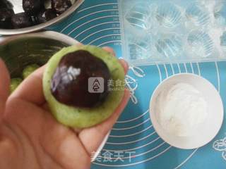 冰皮月饼的做法步骤：11