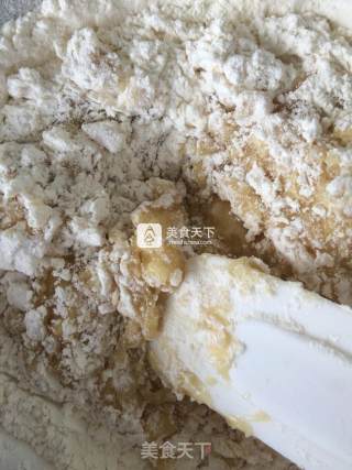 广式蛋黄莲蓉月饼的做法步骤：3