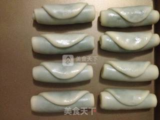 抹茶豆沙蛋黄酥的做法步骤：12
