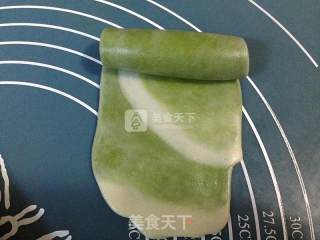 抹茶豆沙蛋黄酥的做法步骤：14
