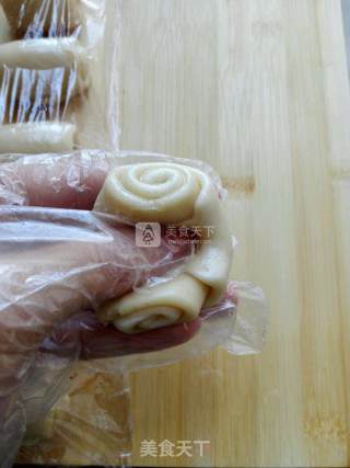 蛋黄酥的做法步骤：13