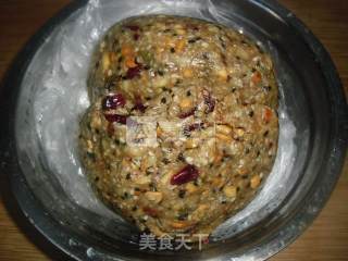 五仁月饼的做法步骤：3