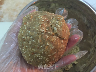 广式伍仁月饼的做法步骤：4