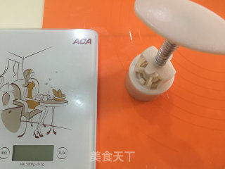 巧克力广式月饼（附绿豆沙的做法）的做法步骤：16