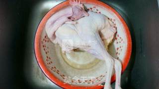 焖炖鸡肉豆腐干的做法步骤：1