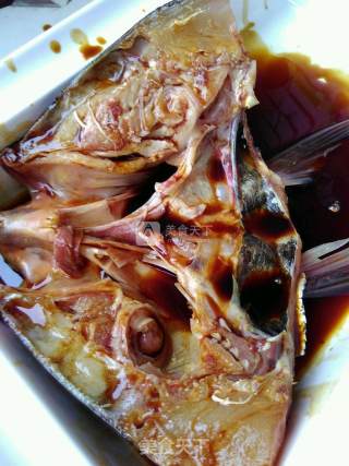 家常剁椒鱼头的做法步骤：4