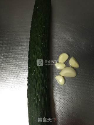 凉拌黄瓜的做法步骤：1