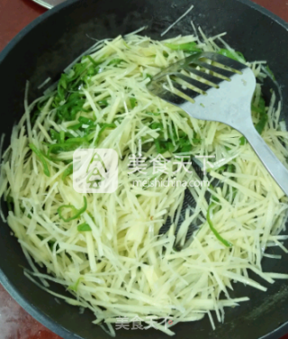 青椒土豆丝的做法步骤：4