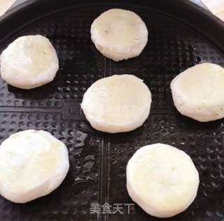 糯米土豆芝麻甜饼的做法步骤：13