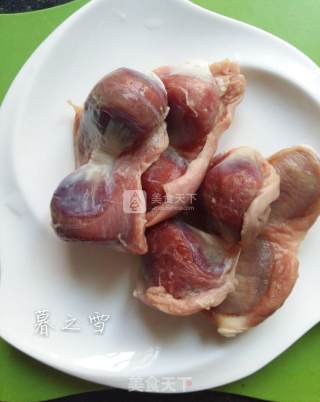 凉拌麻辣脆鸭肫的做法步骤：1