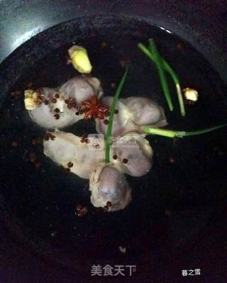 凉拌麻辣脆鸭肫的做法步骤：2