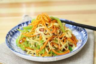 家常小炒：豆皮炒胡萝卜丝的做法步骤：5