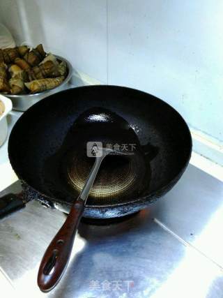 鱼头炖豆腐的做法步骤：2