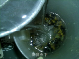 百合黑黄豆浆的做法步骤：3