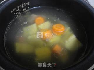 玉米胡萝卜排骨汤的做法步骤：6
