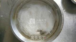 蒜蓉粉丝蒸扇贝的做法步骤：3