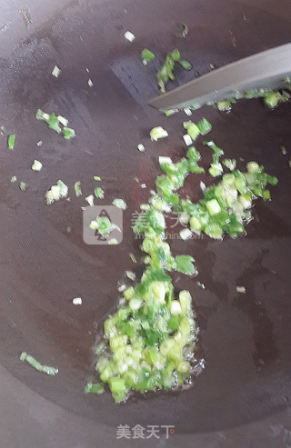 家常葱花蛋炒饭的做法步骤：3