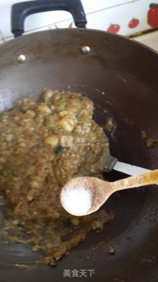 家常酱香土豆烩茄子的做法步骤：5