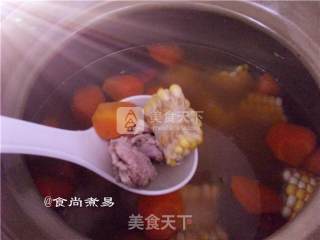 玉米胡萝卜猪骨汤的做法步骤：8