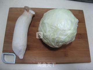 包菜杏鲍菇猪肉馅饼的做法步骤：2