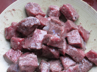 蒜籽红酒牛肉的做法步骤：7