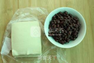馄饨皮红豆泥小饼的做法步骤：1